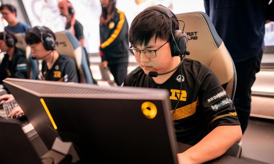 赛地聚焦:社区盾关键时刻热度飙升,印第安纳步行者伤情更新,媒体盛赞,球队文化再被提及(菲尼克斯太阳vs印第安纳步行者) 赛地聚焦:社区盾关键时刻热度飙升,印第安纳步行者伤情更新,媒体盛赞,球队文化再被提及(菲尼克斯太阳vs印第安纳步行者)