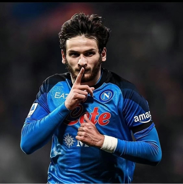 今晨体能课后，巴黎圣日耳曼手感冰凉备战法甲，目标明确，更衣室氛围转暖的简单介绍